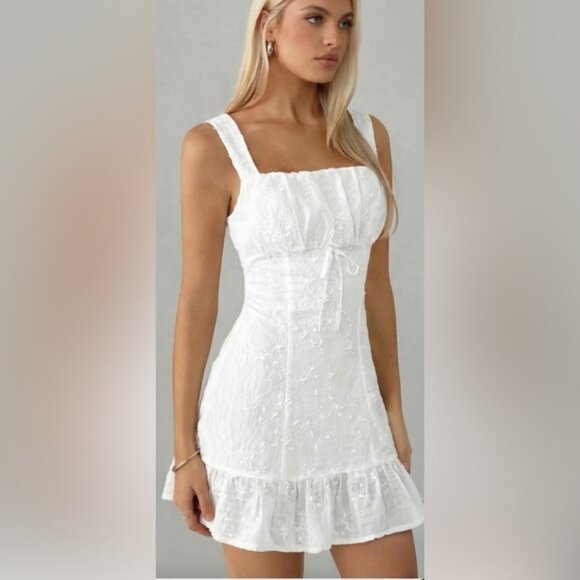Boho Floral  Mini Dress - Square Neck Fit & Flare White - Picture 4 of 11